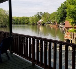 Property grounds - Tickfaw River House - sleeps 8- has 5 beds (Springfield)