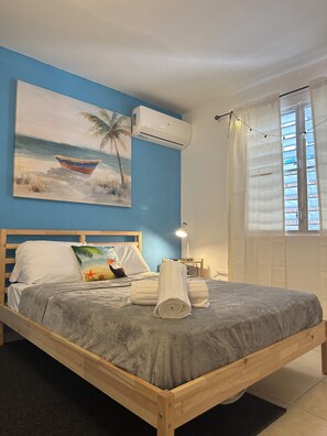 2 bedrooms, desk, iron/ironing board, WiFi