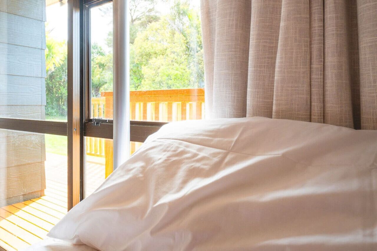 5 bedrooms, iron/ironing board, WiFi, bed sheets