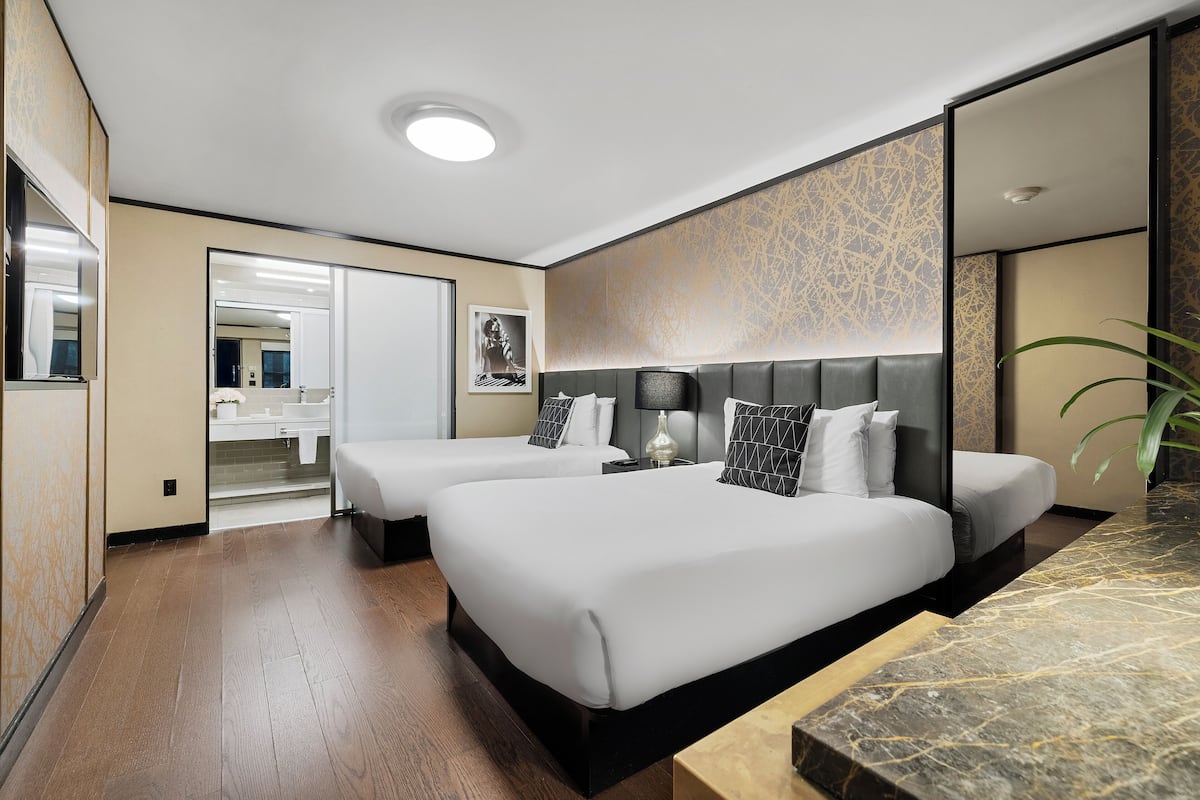 Superior Double Double | Desk, blackout curtains, iron/ironing board, free WiFi