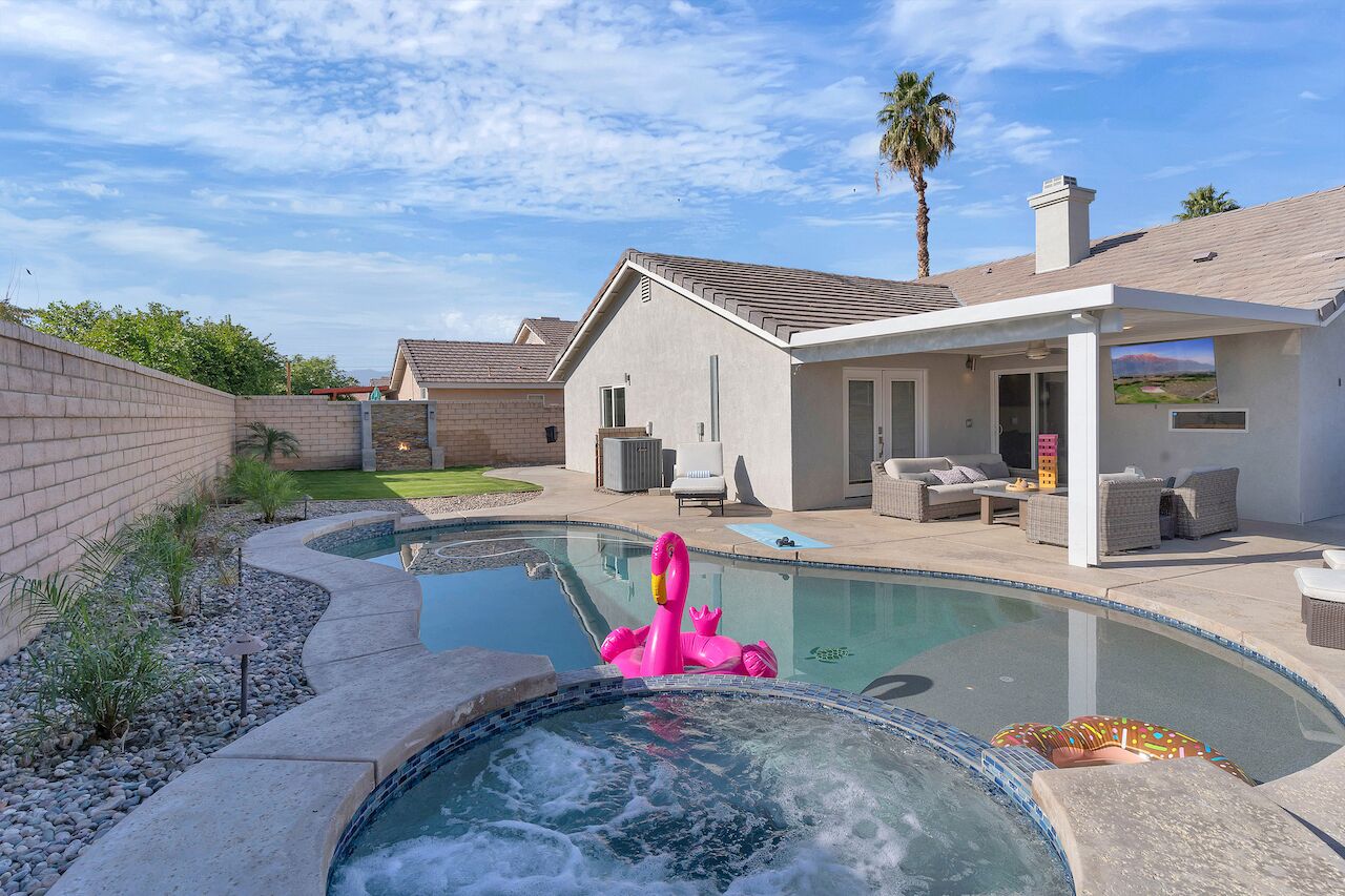 30+Day Deals! Tranquil Luxe 4-BR Desert Retreat w/ Pool, Spa, Outdoor TV-Arcade!