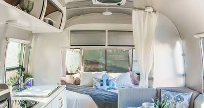 Explore Bermuda in an RV - The home away from home feel. Ideal for 4 people