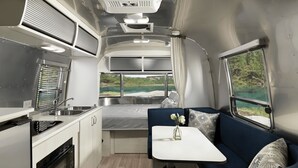 Interior - Explore Bermuda in an RV - The home away from home feel. Ideal for 4 people (Warwick Parish)