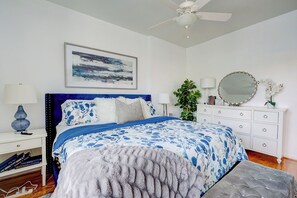 2 Schlafzimmer, Schreibtisch, Bügeleisen/Bügelbrett, Reisekinderbett