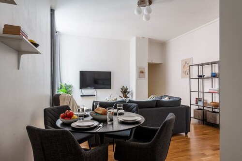 Large Central Gothenburg 2bd Apt