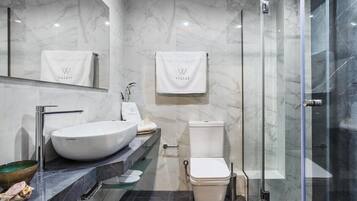 Suihku, hiustenkuivaaja