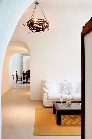 TV - Villa Io: 3BR Historic Villa with Private Pool (Santorini)