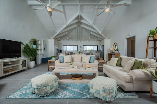 Private Pool.  Ocean View.  East End.  Gated Community.