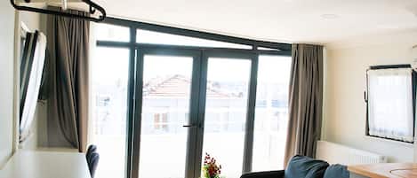 Superior Apartment | In-room safe, desk, soundproofing, iron/ironing board