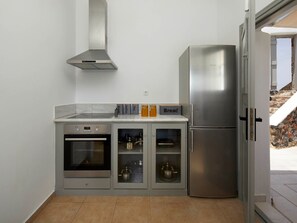 Refrigerador, horno, placa de cocina, lavavajillas