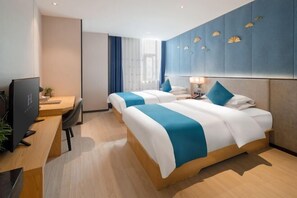 A hotel room with two beds, a desk with a computer, and a large window with curtains. - H Hotel (Xi'an Bell and Drum Tower Nanmenwai Northwest University Shuijing) (Xi'an)