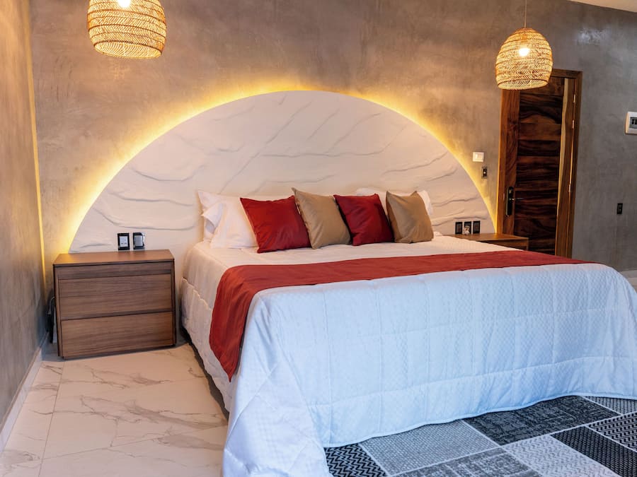 Kamar Bisnis, 1 Tempat Tidur King | Brankas, dilengkapi dengan perabotan berbeda-beda, dan meja kerja