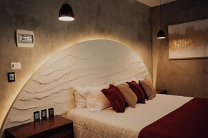 Habitación Premium | Caja fuerte, mobiliario individual, escritorio