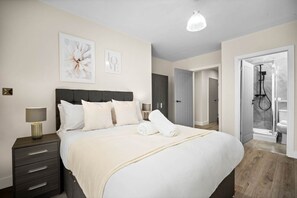 2 chambres, fer et planche à repasser, accès au Wi-Fi (inclus)