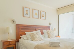 2 dormitoris, planxa i posts de planxar, wifi i roba de llit 