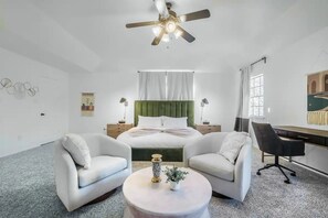 4 Schlafzimmer, Schreibtisch, Bügeleisen/Bügelbrett, WLAN