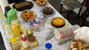Breakfast buffet - Pousada Recanto dos Leporage (Mangaratiba)