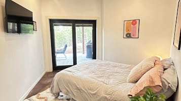 4 bedrooms, WiFi, bed sheets