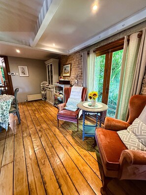 Smart TV, fireplace - A unique 4 bed barn conversion set in beautiful rural location of North Somerset (Watchfield)