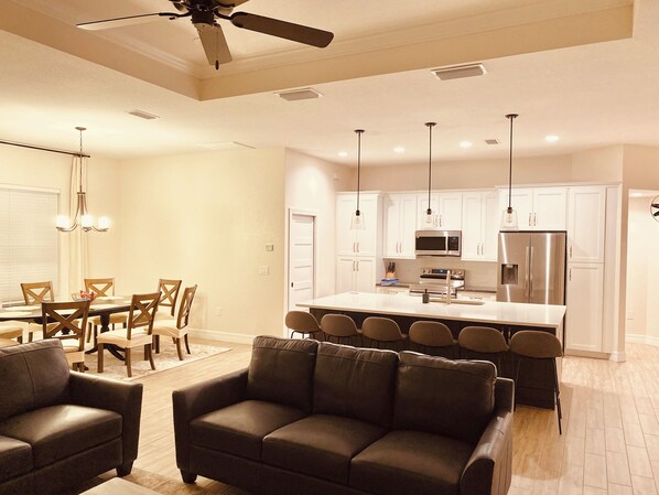 Interior - Relaxation Awaits: Luxurious Vacation Home with Heated Pool near Mineral Springs (North Port)