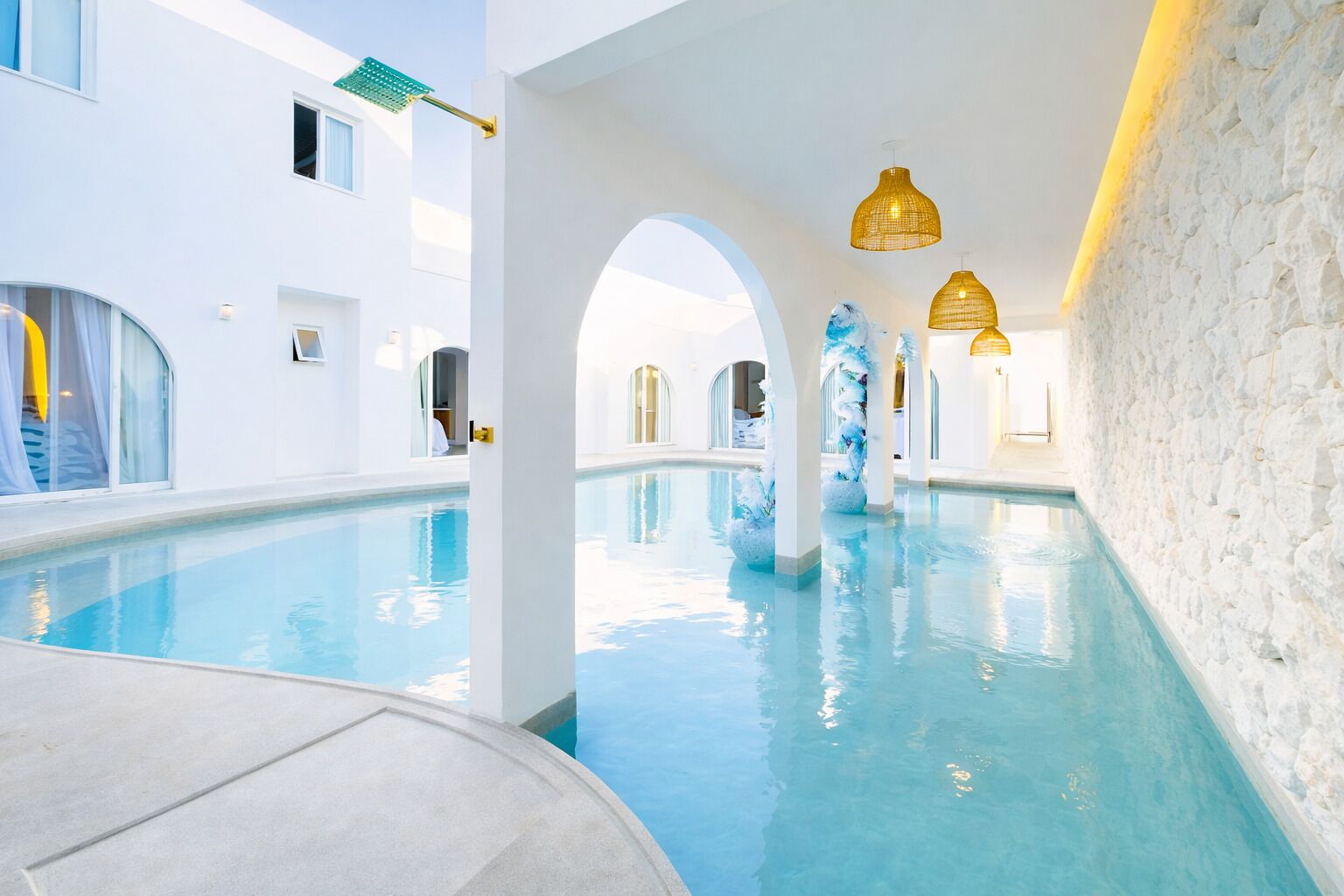 2 indendørs pools, udendørs pool