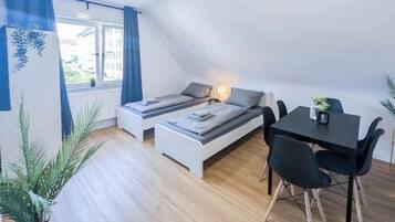 3 bedrooms, desk, free WiFi, bed sheets