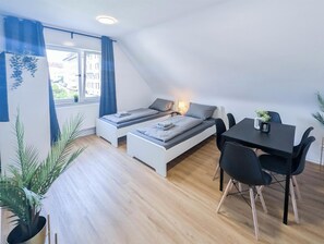 3 Schlafzimmer, Schreibtisch, kostenloses WLAN, Bettwäsche