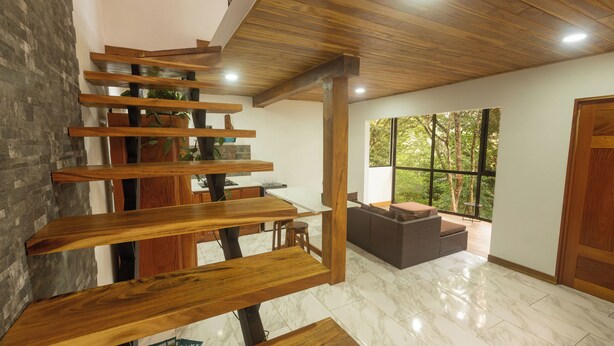 Appartement Duplex, 1 chambre, balcon, vue montagne | Coin séjour | Télévision à écran plat de 36 cm avec chaînes par câble