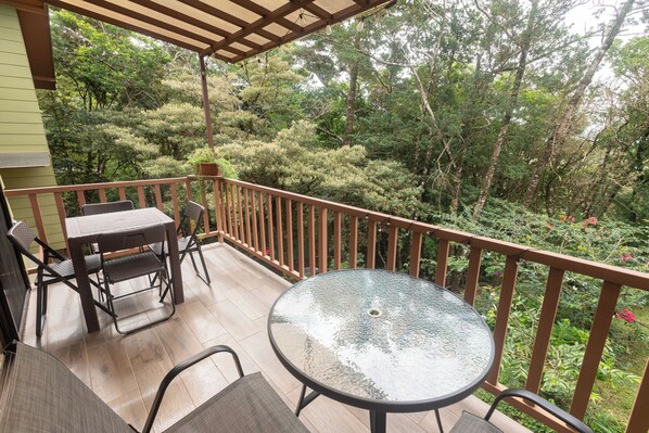 Family Cabin, Balcony, Garden View | Terrace/patio - Casas Clusia Monteverde (Monteverde)