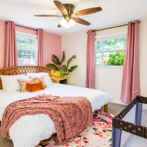 4 chambres, fer et planche à repasser, lit parapluie, Wi-Fi