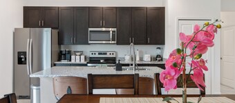 Bright and Quiet New Fully Furnished 3-bedroom home in Ocala with AC, WiFi