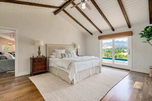 3 bedrooms, iron/ironing board, travel cot, free WiFi