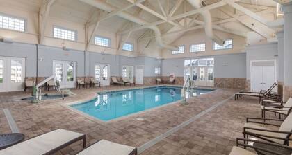 Historic Charm Meets Modern Comfort at Wyndham Governor's Green Resort -2 Bd Dlx