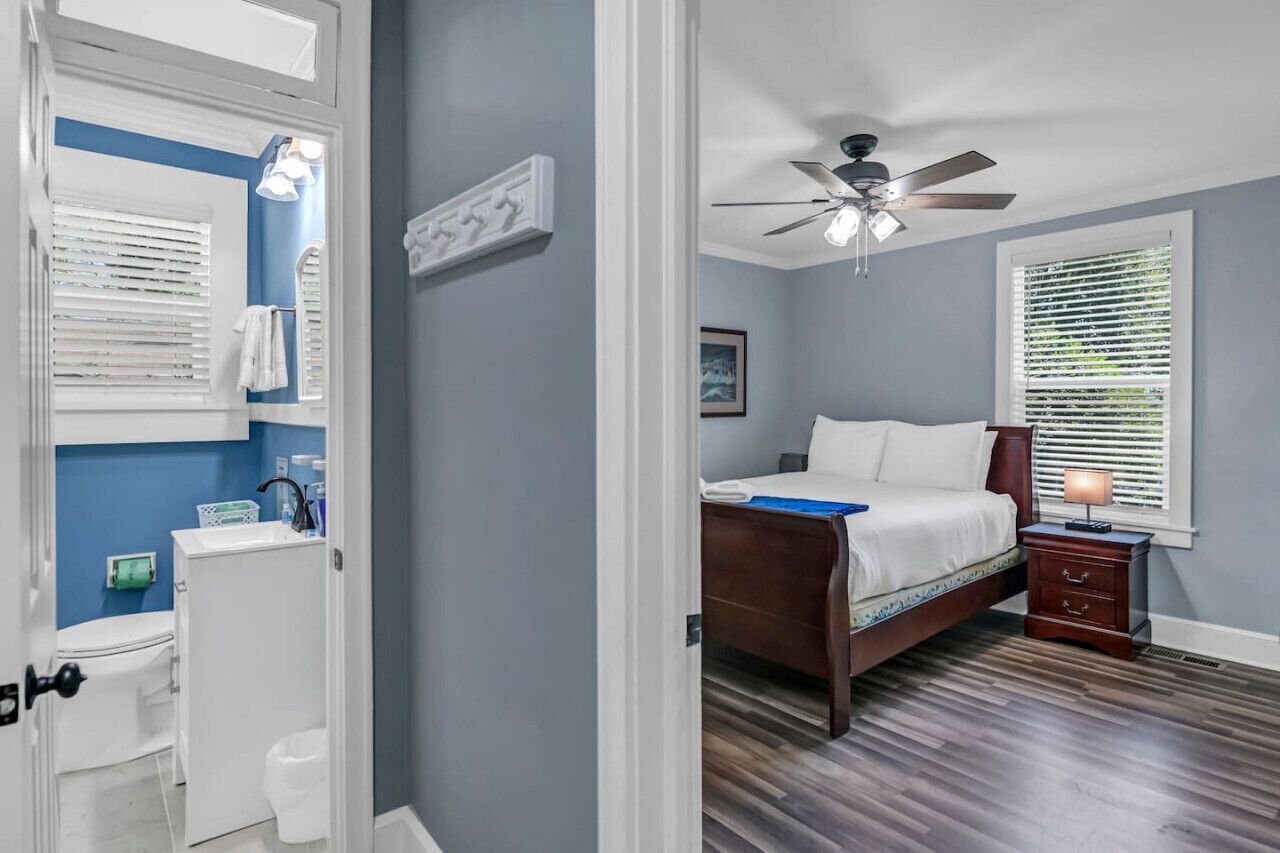 1 bedroom, desk, iron/ironing board, WiFi