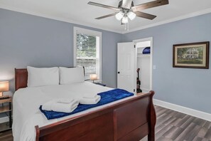 1 bedroom, desk, iron/ironing board, WiFi