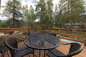 Outdoor dining - Private Home with Hot Tub in Keystone (Dillon)