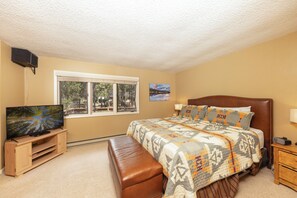 4 bedrooms, iron/ironing board, free WiFi, bed sheets - Private Home with Hot Tub in Keystone (Dillon)