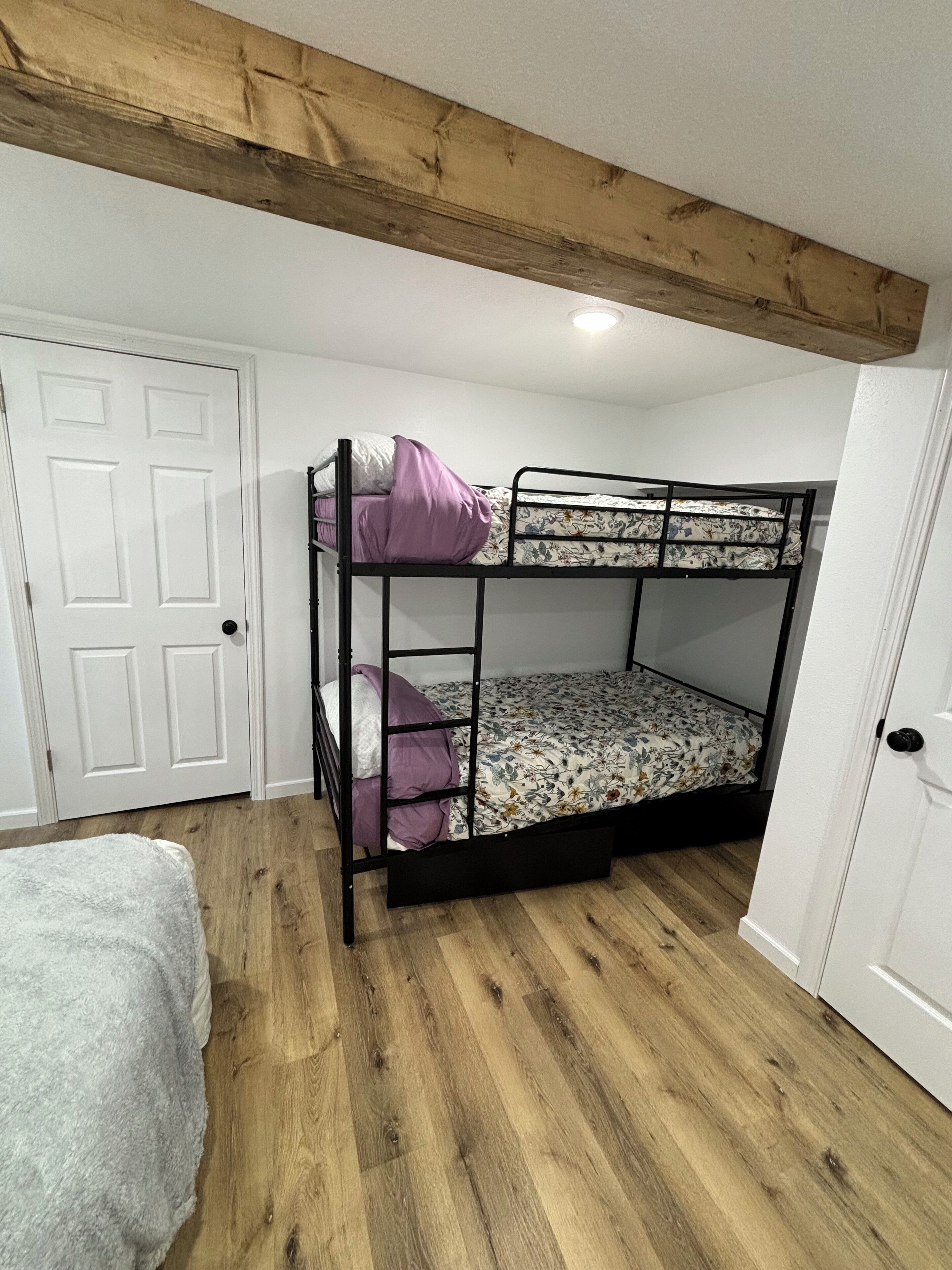 2 bedrooms, WiFi, bed sheets