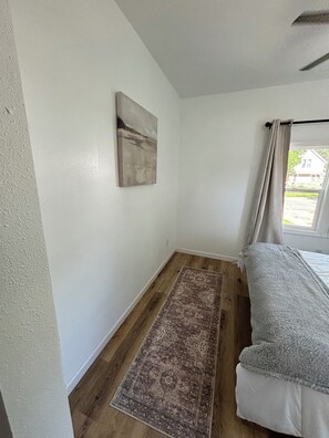 2 bedrooms, WiFi, bed sheets - Charming cottage with 2 bedrooms and WiFi, AC in Clear Lake (Clear Lake)