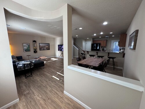 Charming 3-bedroom house in wonderful Beaverton with WiFi, AC