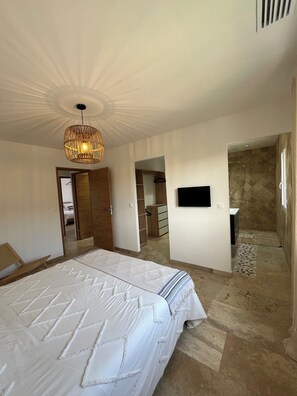 3 bedrooms, iron/ironing board, travel cot, free WiFi
