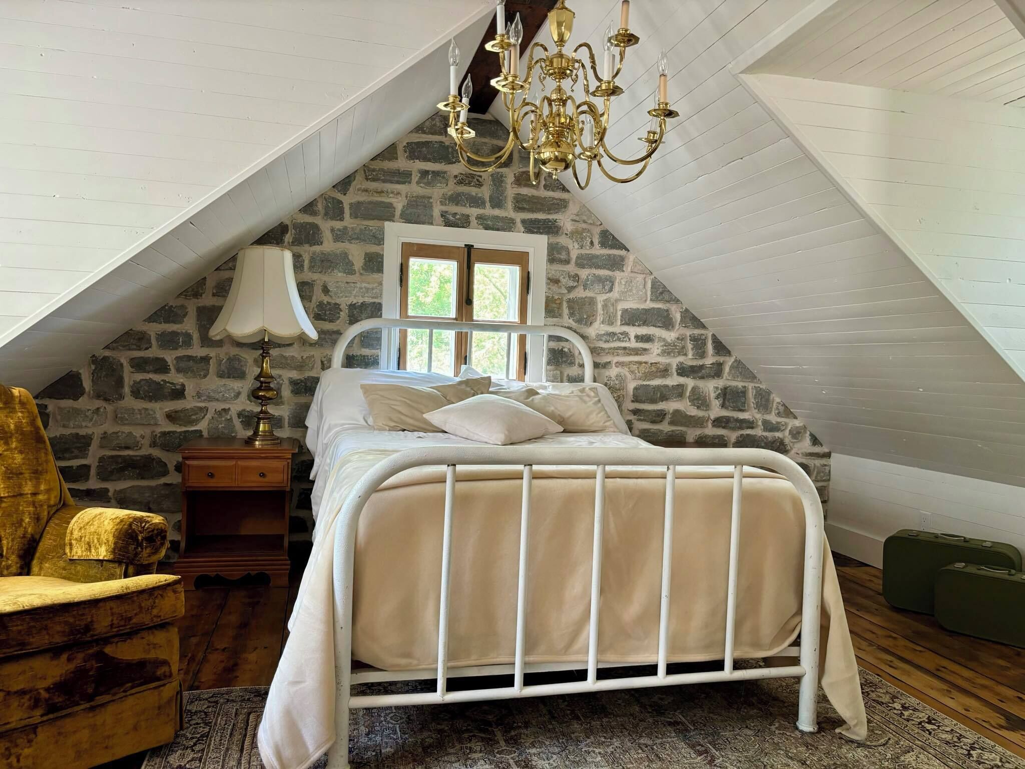 2 dormitorios, tabla de planchar con plancha, wifi y ropa de cama