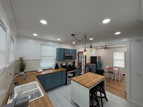 Updated Chicago Bungalow on a Beautiful and Calm Neighborhood Greenway Boulevard