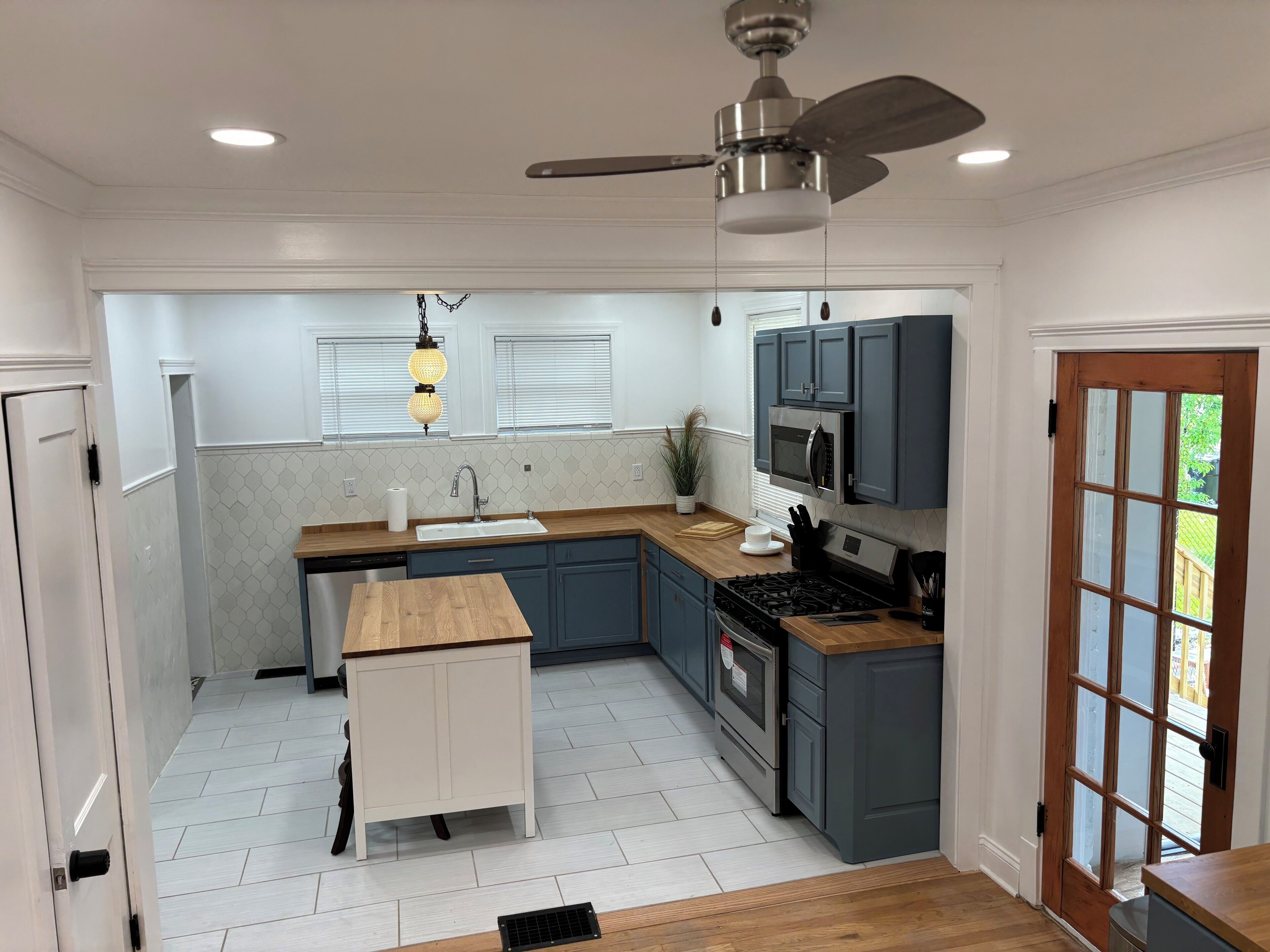 冰箱、微波炉、烤箱、炉灶