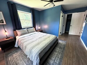 5 Schlafzimmer, Schreibtisch, Bügeleisen/Bügelbrett, WLAN