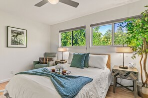 4 bedrooms, desk, iron/ironing board, travel cot - Incredible location-Old Town La Quinta/large yard (La Quinta)