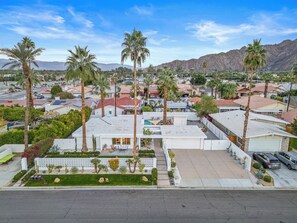 Exterior - Incredible location-Old Town La Quinta/large yard (La Quinta)