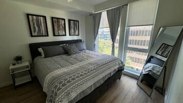 2 bedrooms, desk, iron/ironing board, WiFi