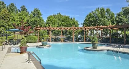 Currently Unavailable-Minutes from Atlanta's Best Venues, Shopping & Attractions