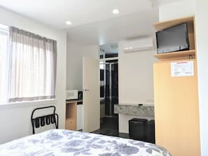 1 camera, Wi-Fi, lenzuola